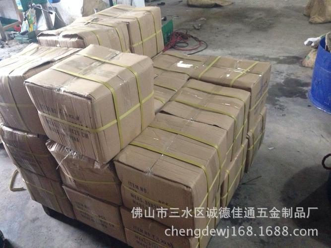厂家直销不锈钢卡管挂钩 服装陈列与豪华门窗的完美搭档